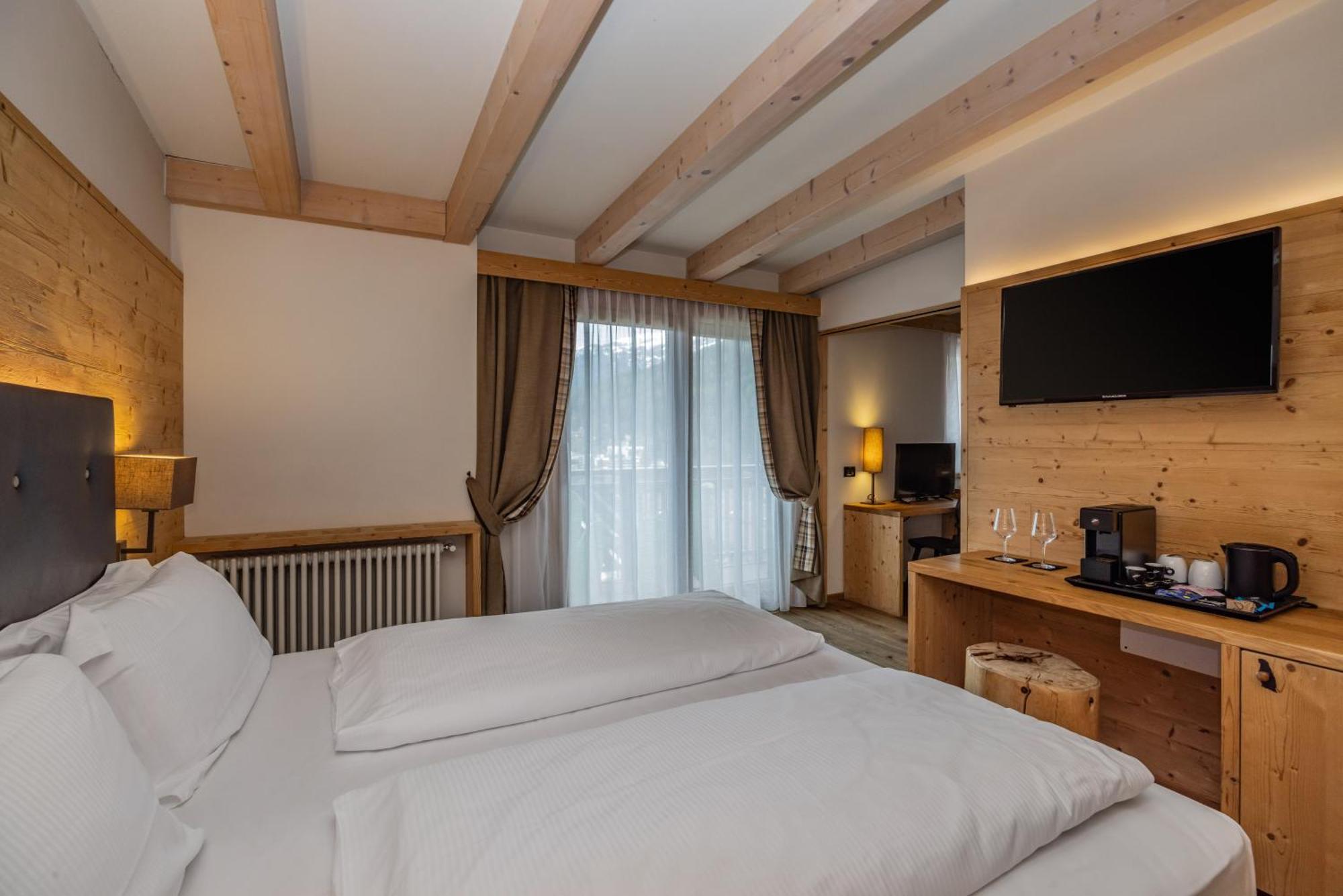 Hotel Ravelli Luxury Spa Mezzana  Exterior photo