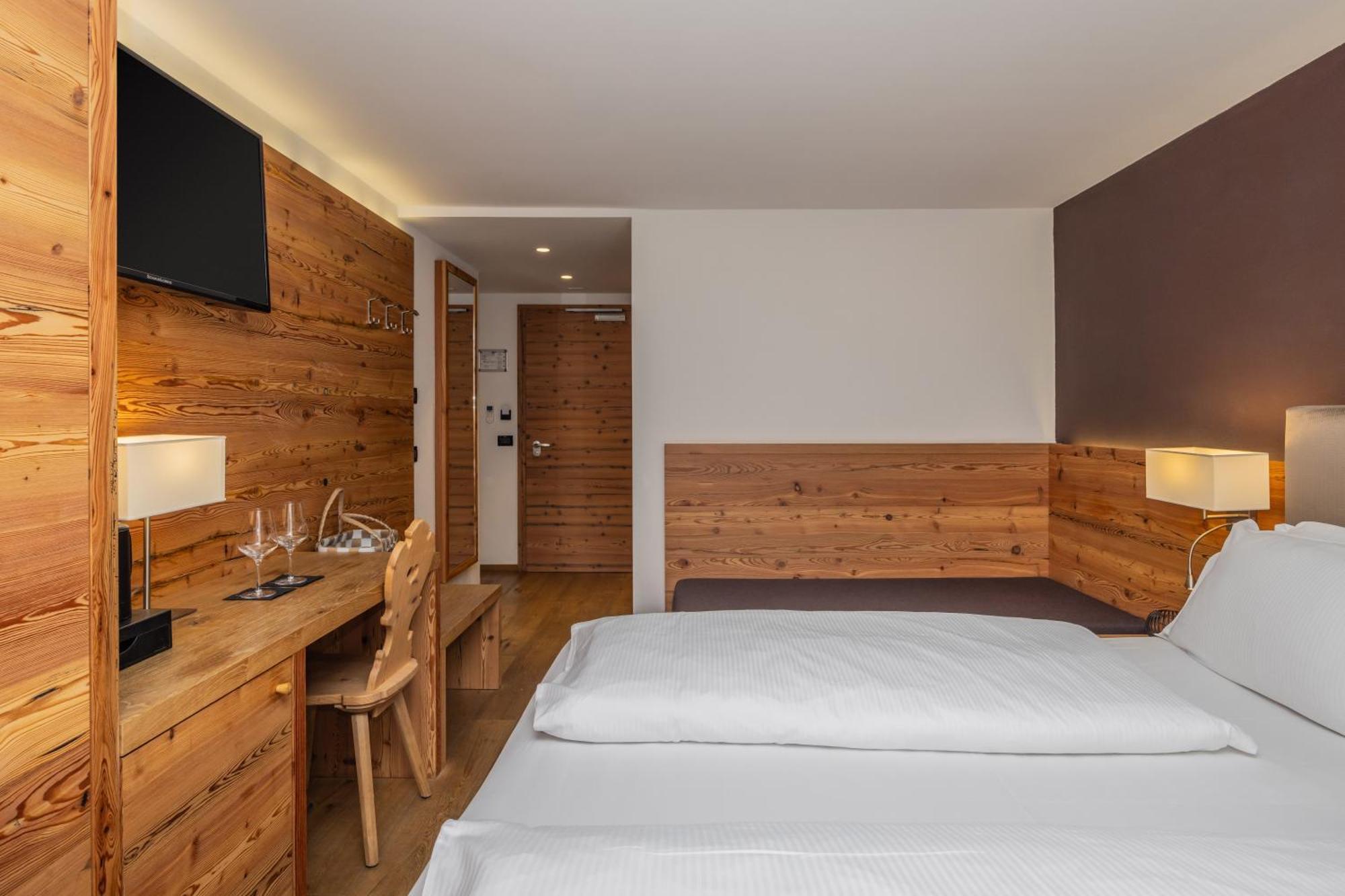 Hotel Ravelli Luxury Spa Mezzana  Exterior photo