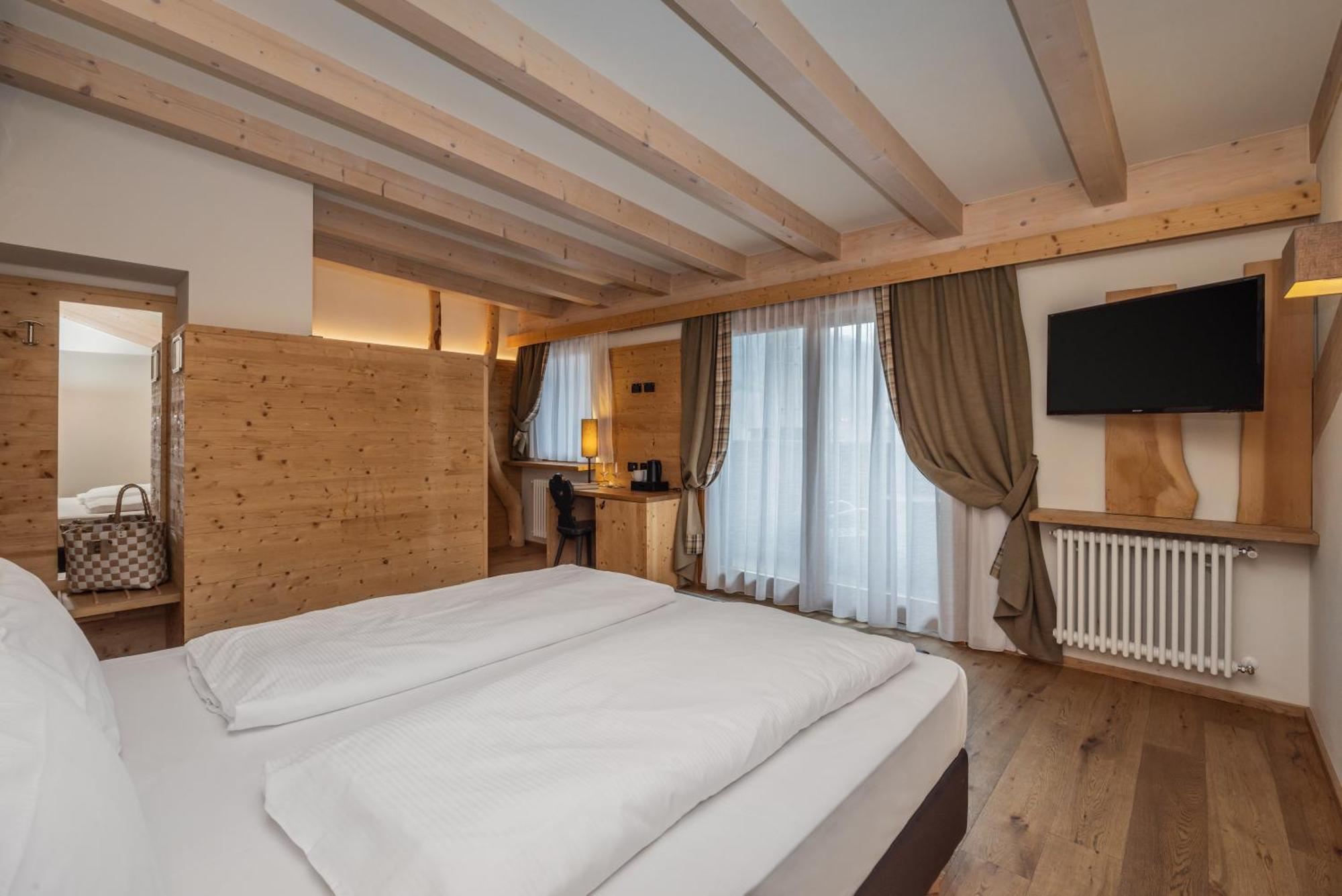Hotel Ravelli Luxury Spa Mezzana  Exterior photo