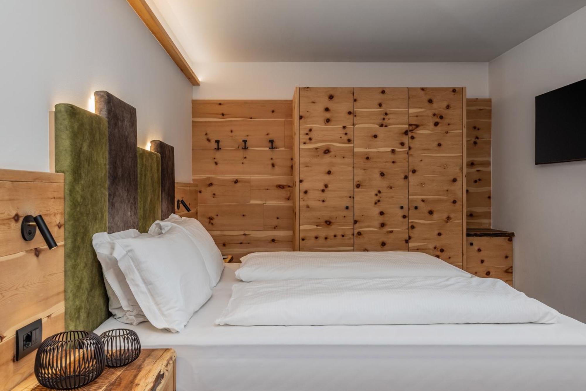 Hotel Ravelli Luxury Spa Mezzana  Exterior photo