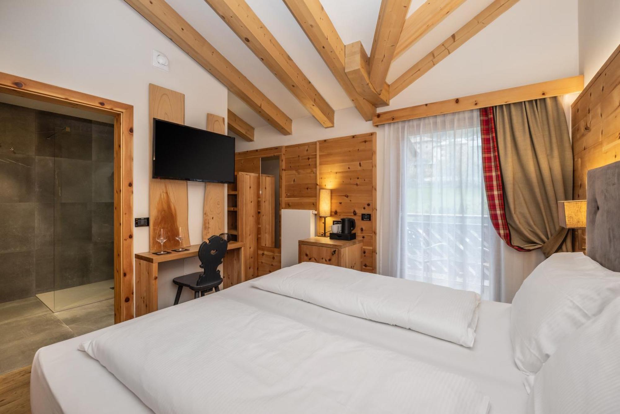 Hotel Ravelli Luxury Spa Mezzana  Exterior photo