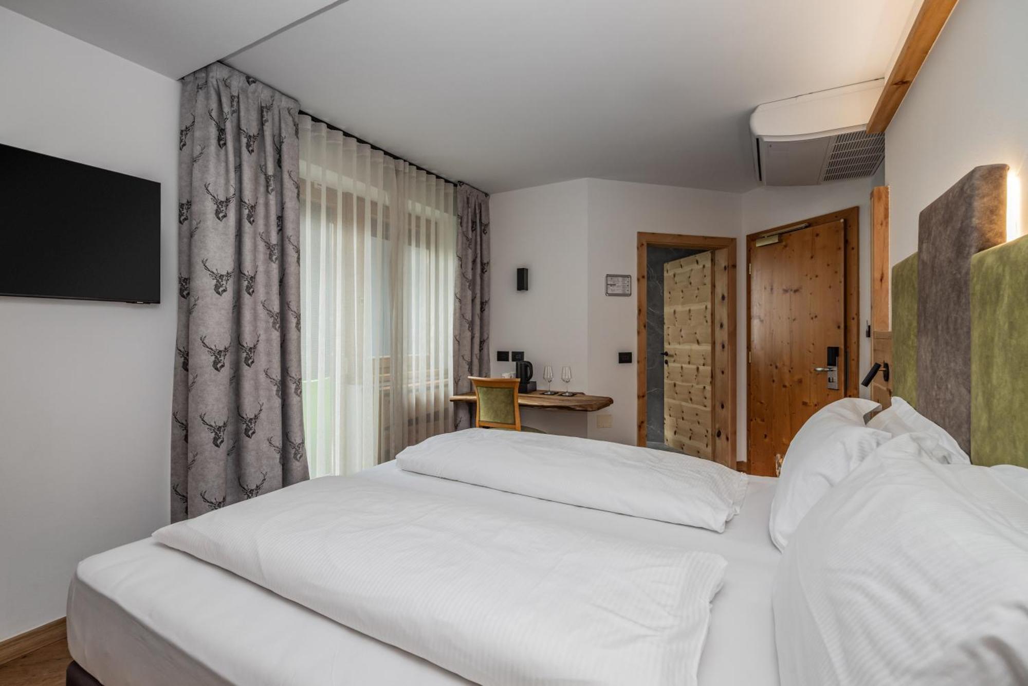 Hotel Ravelli Luxury Spa Mezzana  Exterior photo