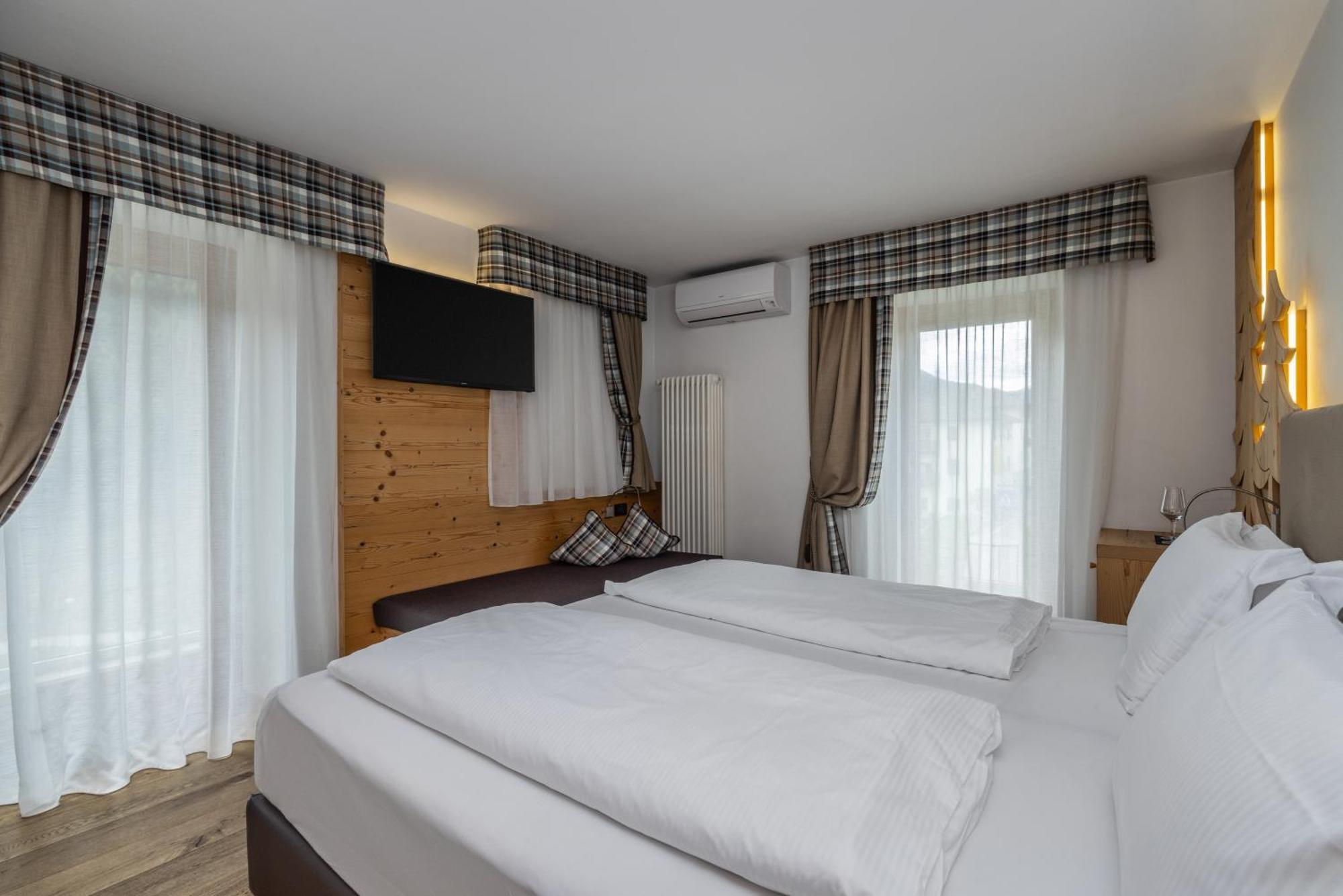 Hotel Ravelli Luxury Spa Mezzana  Exterior photo