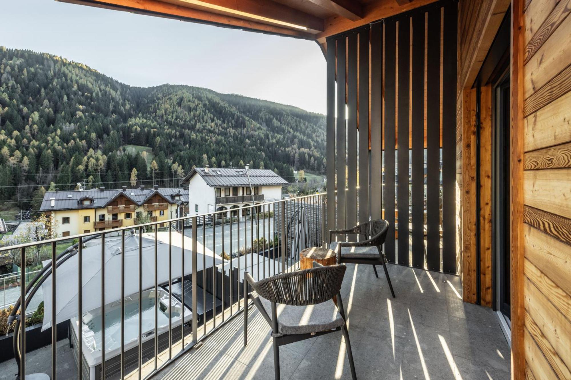 Hotel Ravelli Luxury Spa Mezzana  Exterior photo